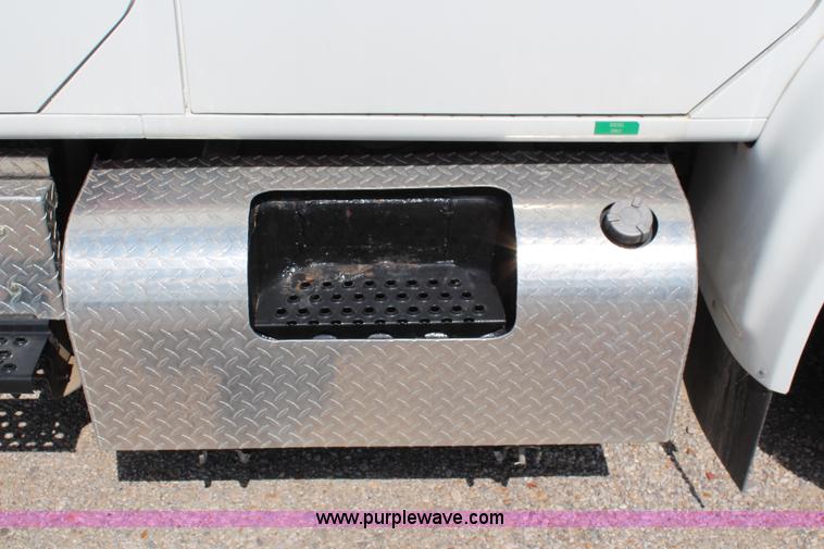 image for item J1141 2001 International 4700 Crew Cab flatbed truck