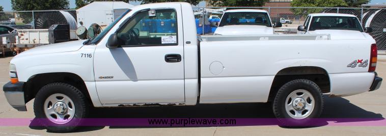 image for item J2018 1999 Chevrolet Silverado 1500 pickup truck