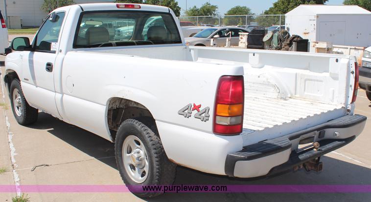 image for item J2018 1999 Chevrolet Silverado 1500 pickup truck