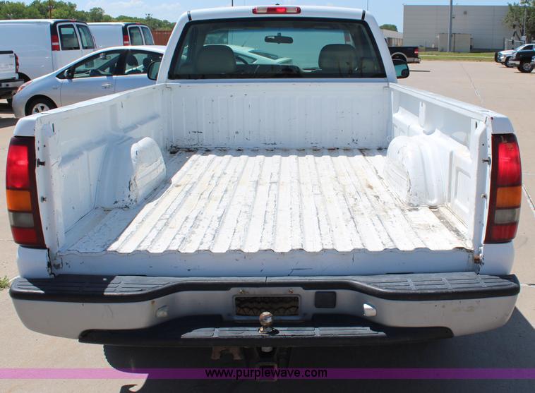 image for item J2018 1999 Chevrolet Silverado 1500 pickup truck