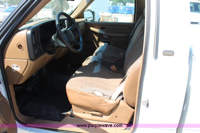 image for item J2018 1999 Chevrolet Silverado 1500 pickup truck