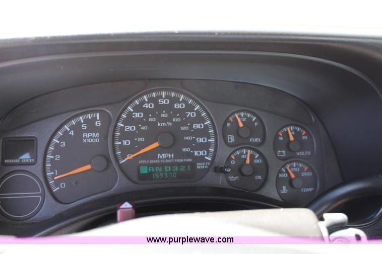 image for item J2018 1999 Chevrolet Silverado 1500 pickup truck