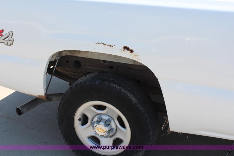 image for item J2018 1999 Chevrolet Silverado 1500 pickup truck