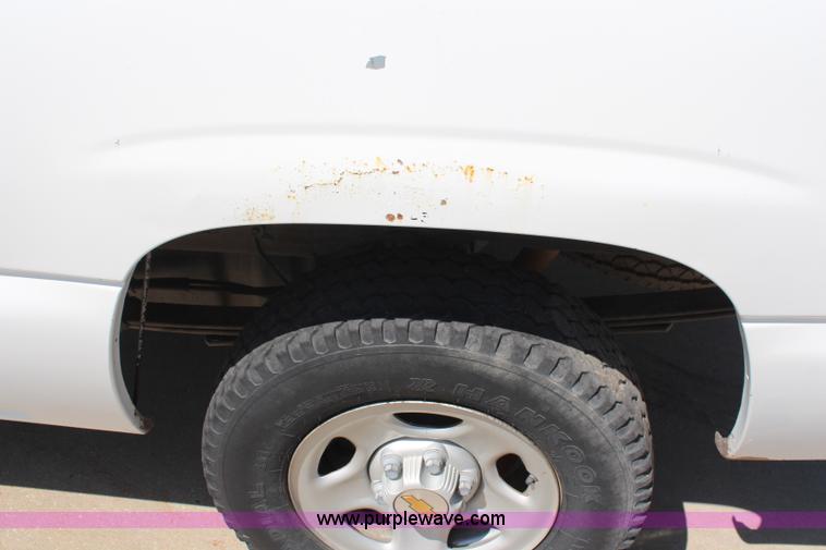 image for item J2018 1999 Chevrolet Silverado 1500 pickup truck