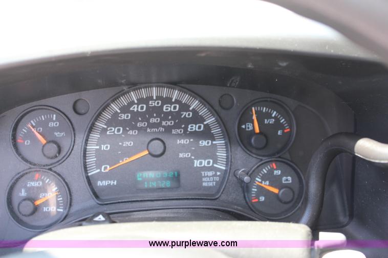 image for item J2019 2006 Chevrolet Express 3500 Cargo van