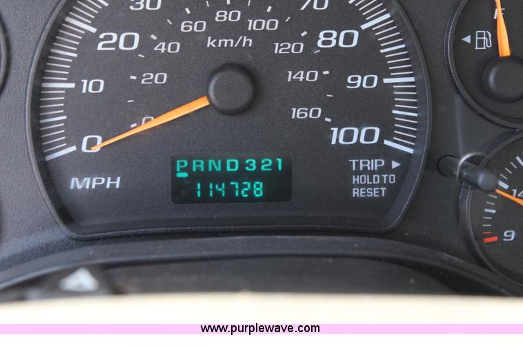 image for item J2019 2006 Chevrolet Express 3500 Cargo van