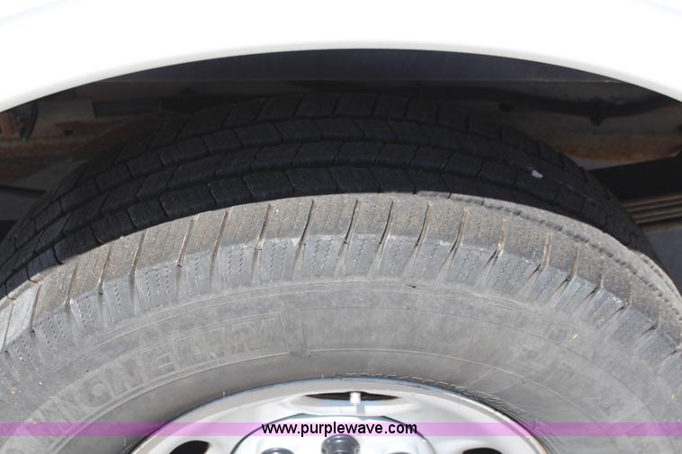 image for item J2019 2006 Chevrolet Express 3500 Cargo van