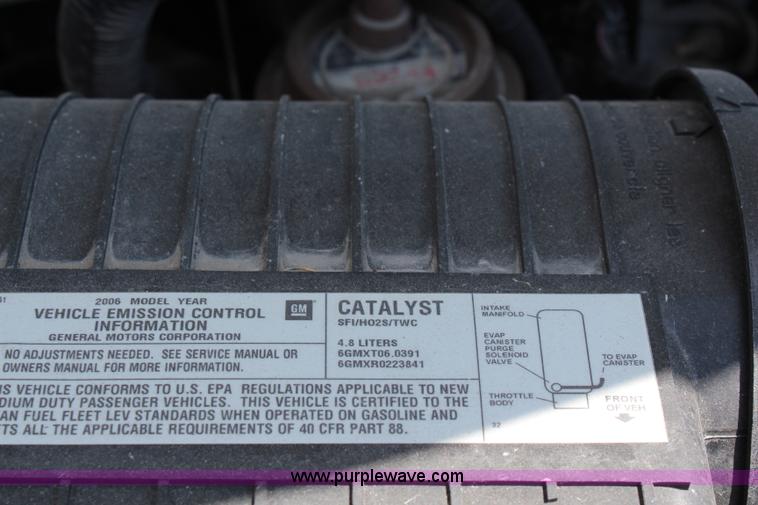 image for item J2019 2006 Chevrolet Express 3500 Cargo van