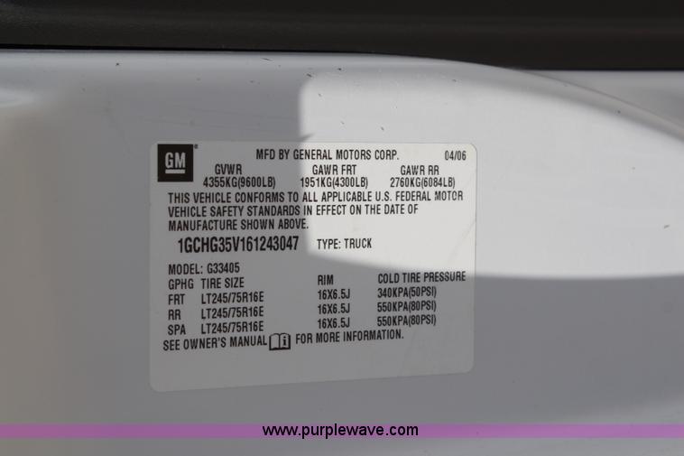 image for item J2019 2006 Chevrolet Express 3500 Cargo van