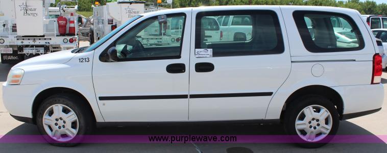 image for item J2020 2006 Chevrolet Uplander cargo van