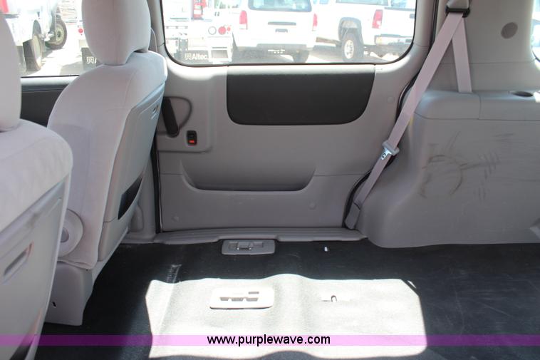 image for item J2020 2006 Chevrolet Uplander cargo van