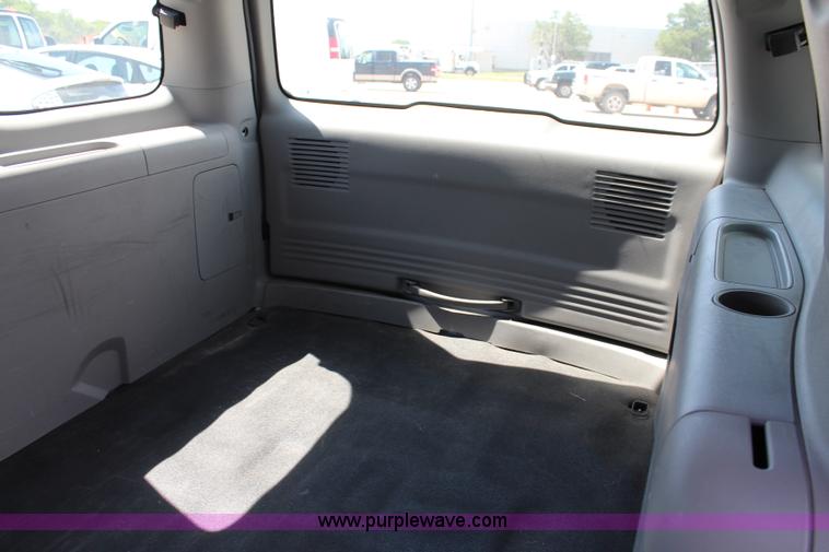 image for item J2020 2006 Chevrolet Uplander cargo van