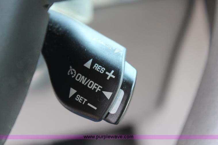 image for item J2020 2006 Chevrolet Uplander cargo van