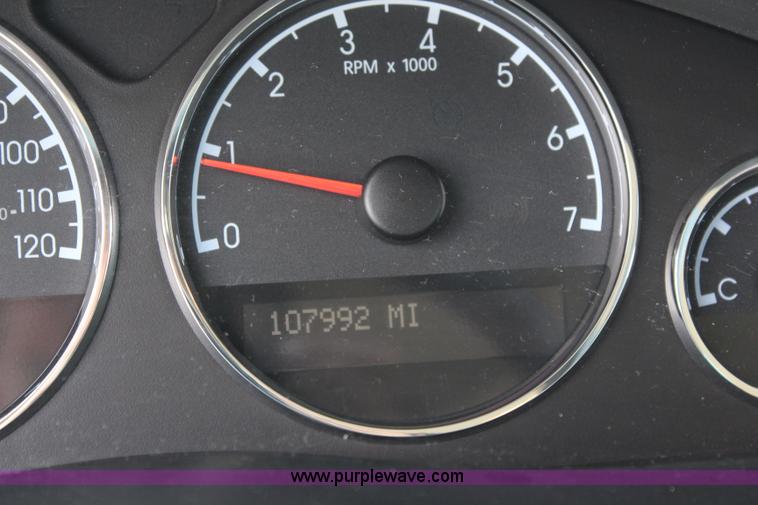 image for item J2020 2006 Chevrolet Uplander cargo van