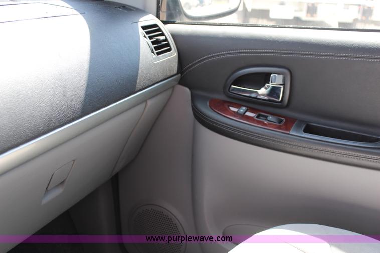 image for item J2020 2006 Chevrolet Uplander cargo van