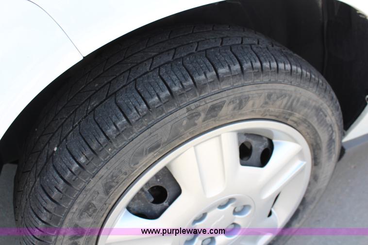 image for item J2020 2006 Chevrolet Uplander cargo van