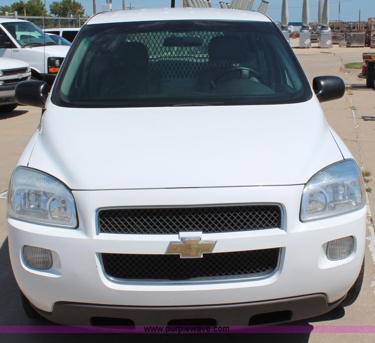 image for item J2021 2006 Chevrolet Uplander cargo van