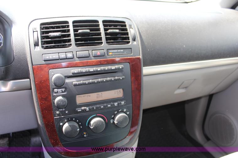 image for item J2021 2006 Chevrolet Uplander cargo van