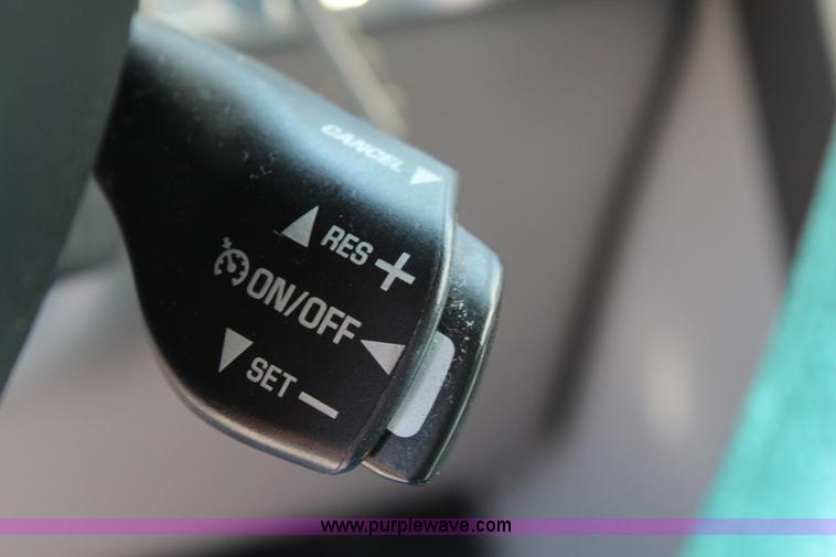 image for item J2021 2006 Chevrolet Uplander cargo van