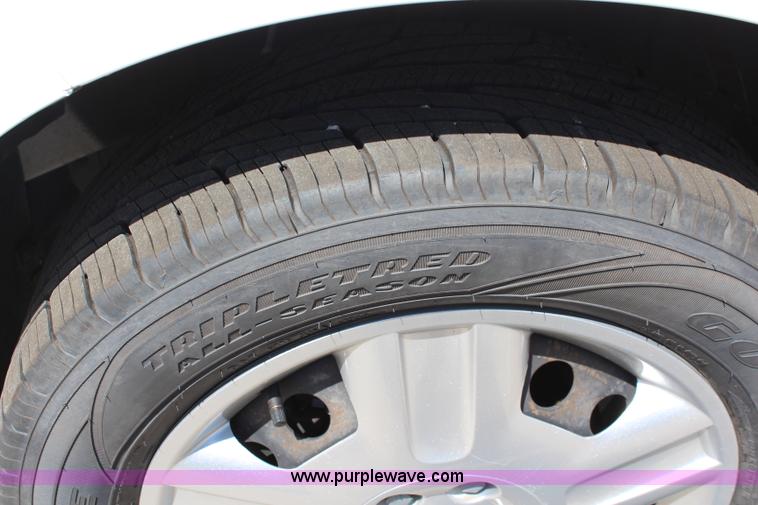 image for item J2021 2006 Chevrolet Uplander cargo van