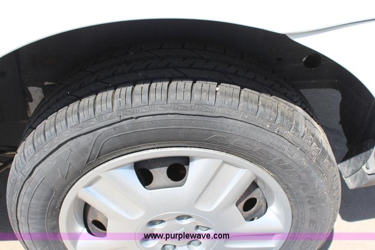 image for item J2021 2006 Chevrolet Uplander cargo van