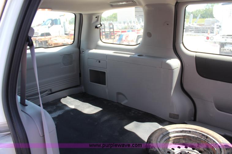 image for item J2021 2006 Chevrolet Uplander cargo van