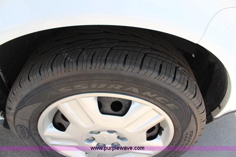 image for item J2021 2006 Chevrolet Uplander cargo van