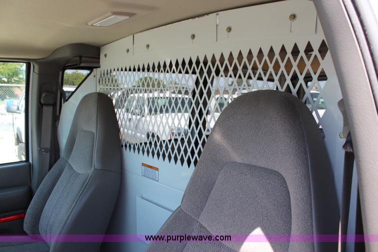 image for item J2022 2005 Chevrolet Astro Cargo van