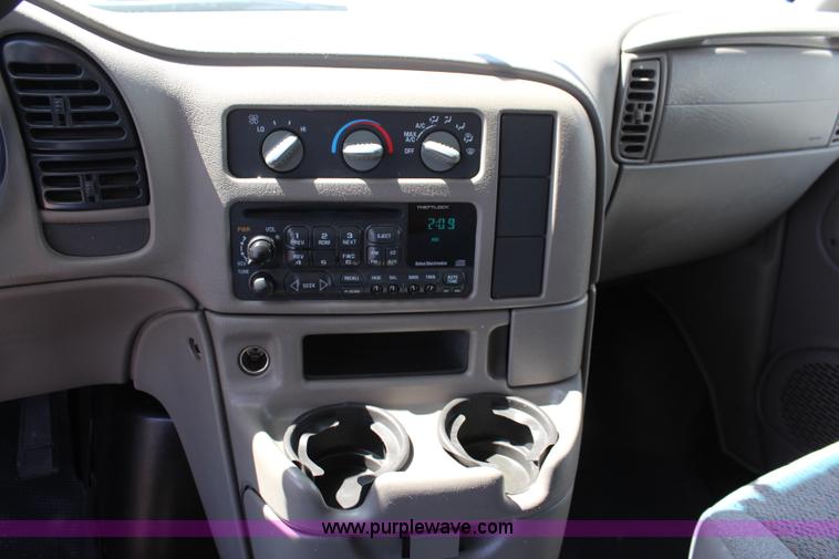 image for item J2022 2005 Chevrolet Astro Cargo van