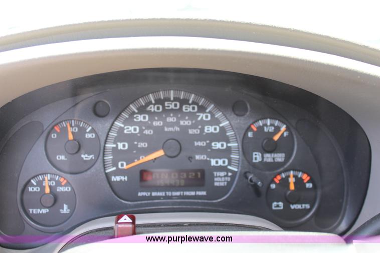 image for item J2022 2005 Chevrolet Astro Cargo van