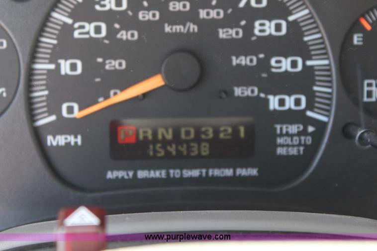 image for item J2022 2005 Chevrolet Astro Cargo van