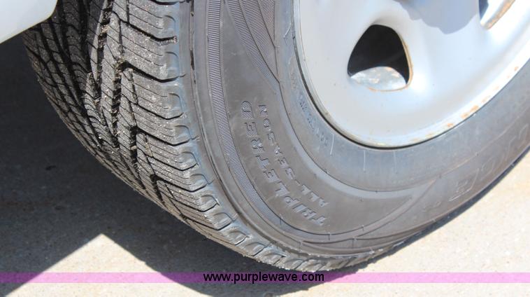 image for item J2022 2005 Chevrolet Astro Cargo van