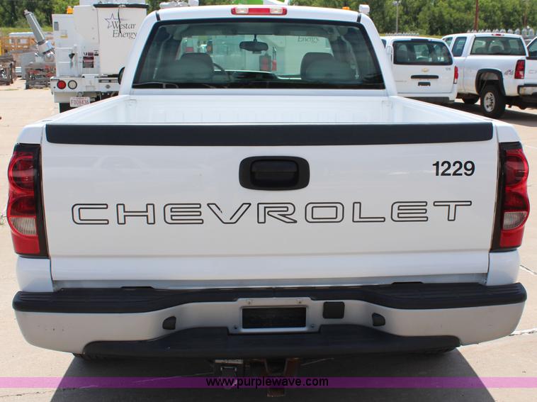 image for item J2043 2006 Chevrolet Silverado 1500 Ext. Cab pickup truck