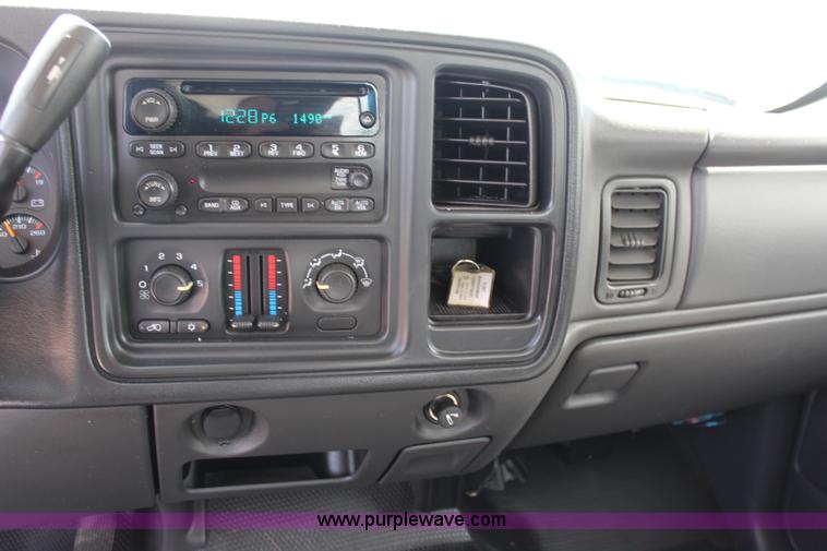 image for item J2043 2006 Chevrolet Silverado 1500 Ext. Cab pickup truck