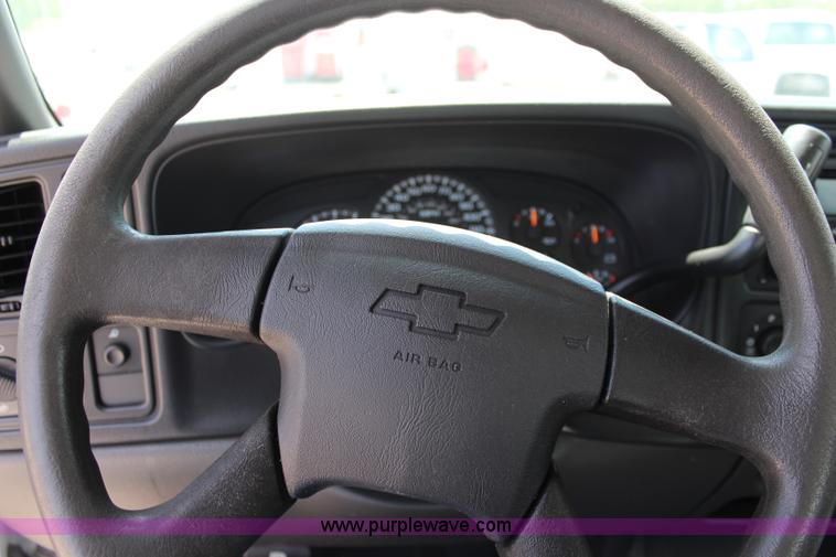 image for item J2043 2006 Chevrolet Silverado 1500 Ext. Cab pickup truck