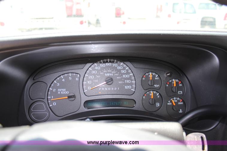 image for item J2043 2006 Chevrolet Silverado 1500 Ext. Cab pickup truck