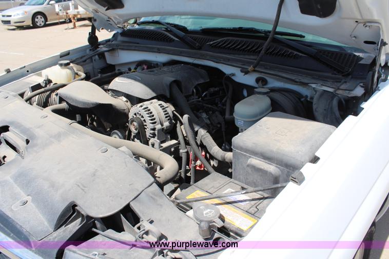 image for item J2043 2006 Chevrolet Silverado 1500 Ext. Cab pickup truck