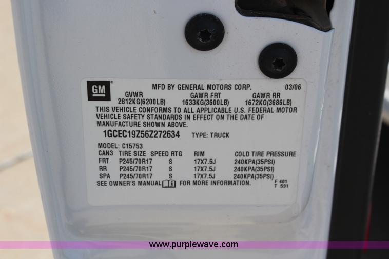 image for item J2043 2006 Chevrolet Silverado 1500 Ext. Cab pickup truck