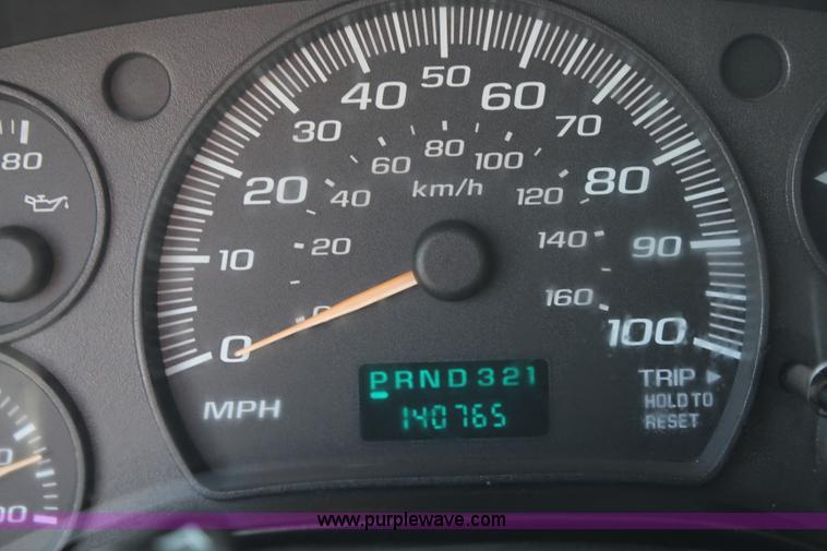 image for item J2046 2006 Chevroelt Express 3500 cargo van