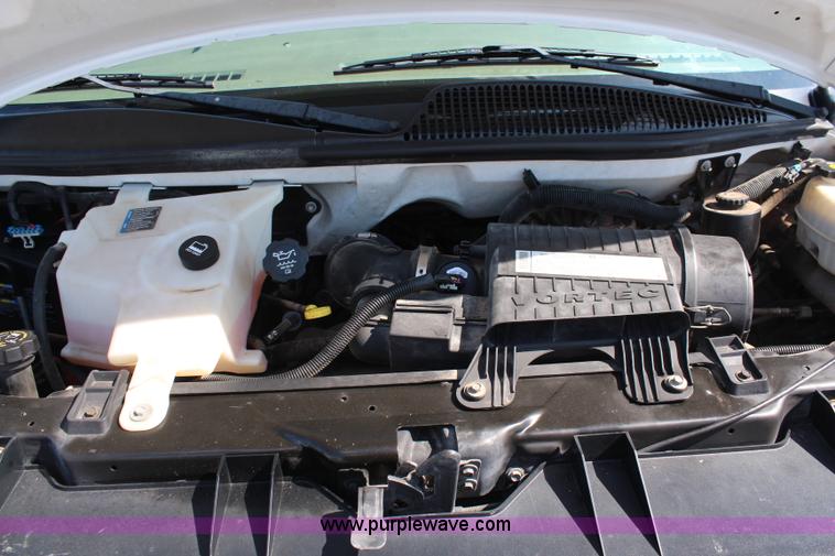 image for item J2046 2006 Chevroelt Express 3500 cargo van