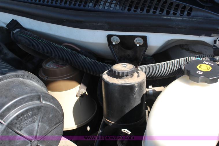 image for item J2046 2006 Chevroelt Express 3500 cargo van