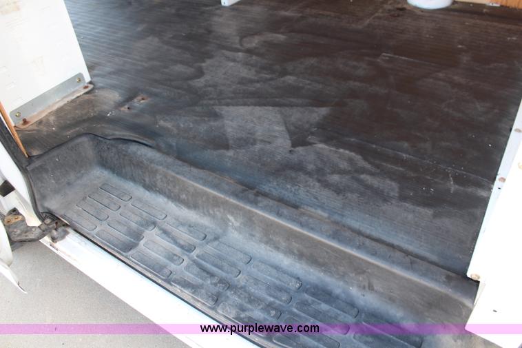 image for item J2046 2006 Chevroelt Express 3500 cargo van