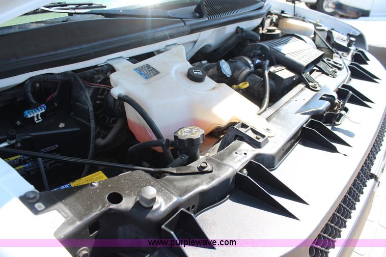 image for item J2046 2006 Chevroelt Express 3500 cargo van