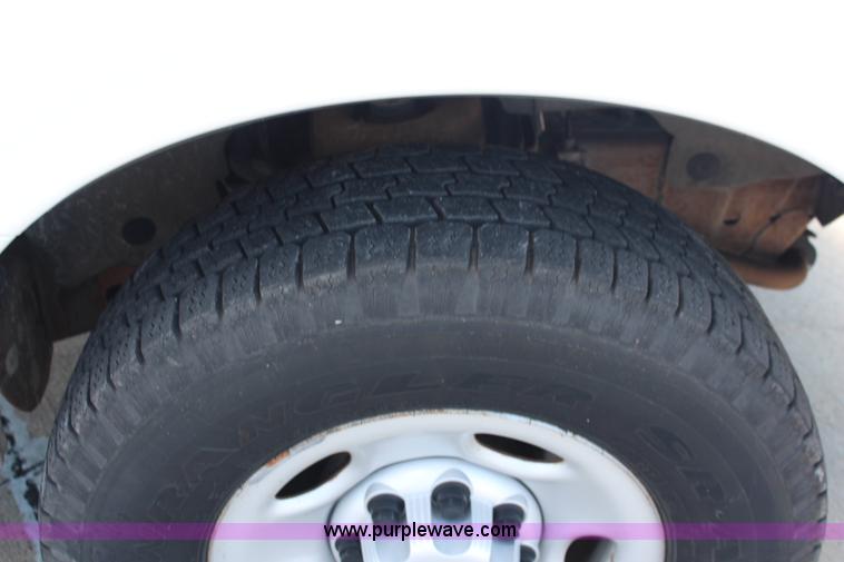 image for item J2046 2006 Chevroelt Express 3500 cargo van