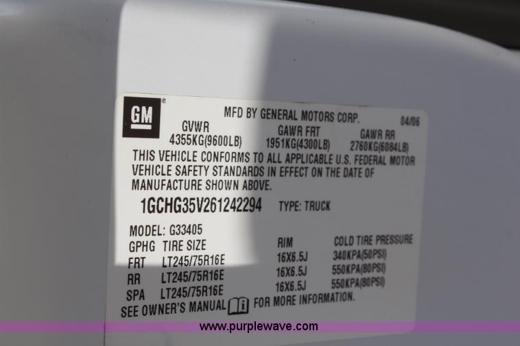 image for item J2046 2006 Chevroelt Express 3500 cargo van