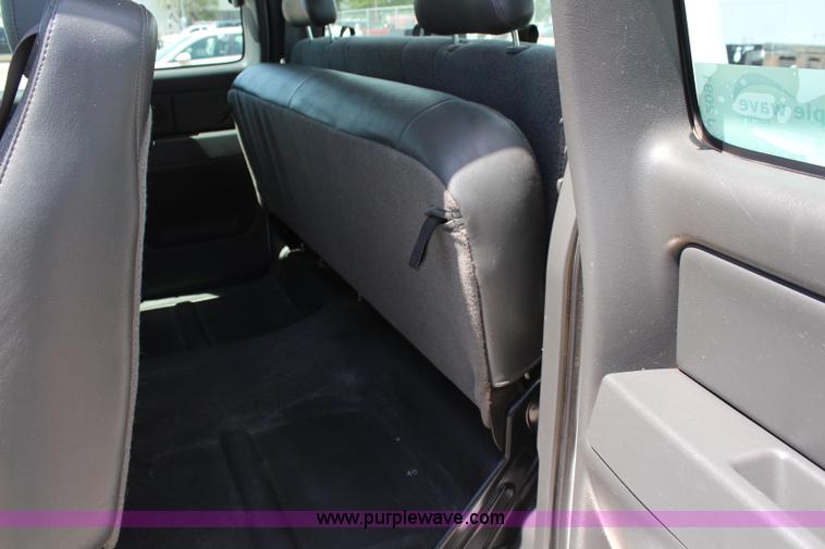 image for item J2091 2005 Chevrolet Silverado 2500HD Ext. Cab pickup truck