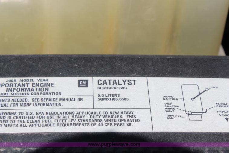 image for item J2091 2005 Chevrolet Silverado 2500HD Ext. Cab pickup truck