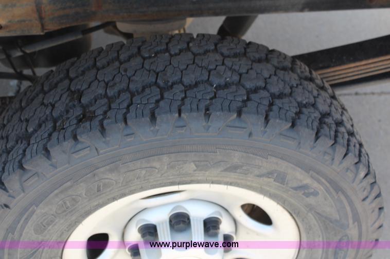 image for item J2091 2005 Chevrolet Silverado 2500HD Ext. Cab pickup truck