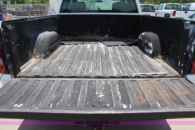 image for item J2091 2005 Chevrolet Silverado 2500HD Ext. Cab pickup truck