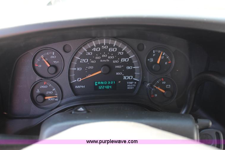 image for item J2109 2006 Chevrolet Express 3500 Cargo van